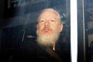 Ассанжа психологически пытают в тюрьме