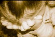 Мужчина два года совращал девочек в социальных сетях. Извращенца вычислили родители