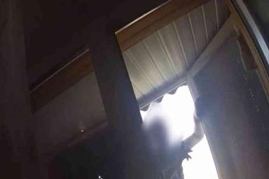 В Жодино правоохранители не дали мужчине прыгнуть из окна 5-го этажа