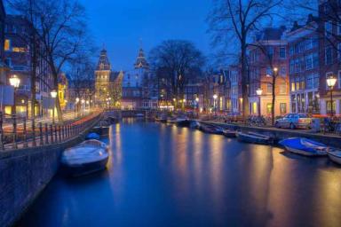 Туристам в Амстердаме предложат на один день выйти замуж за гида