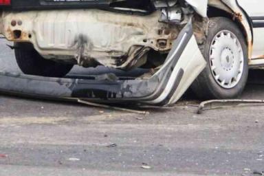 Автомобиль снес остановку с людьми: «семья погибла на глазах у брата»