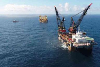 Грузовое судно столкнулось с нефтяной платформой у берегов Норвегии