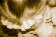 «Дружили семьями»: Четвероклассница забеременела от 47-летнего отца подружки