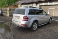 «Чтобы раздать долги». В Бобруйске мужчина пытался продать арендованный Mercedes