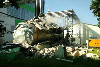 Мощный взрыв в Мостах разрушил здание «Мостовдрева»