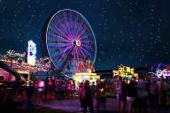 Карусель треснула пополам: в парке аттракционов пострадали 28 человек