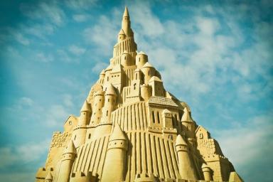 Самый высокий в мире замок из песка построили в Германии