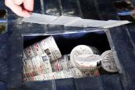 Белорус вез на родину 1920 банок со снюсом 