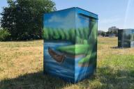 Активисты БРСМ разрисовали мусорные баки