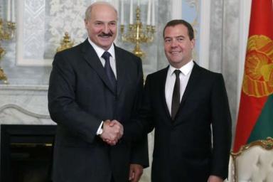 Лукашенко – Медведеву: «Как Путин говорит, мы – один народ»