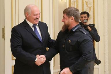 Лукашенко вручил Кадырову орден