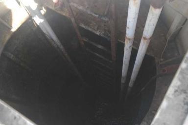 В Житковичском районе слесарь упал в 8-метровый колодец