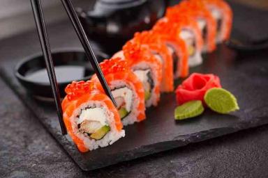 Чем опасно употребление суши: мнение диетологов
