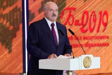 Лукашенко: это модно сейчас – жить онлайн в интернете