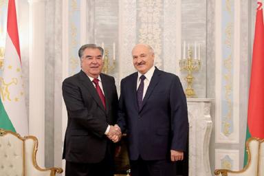 Лукашенко и Рахмон подписали исторический документ