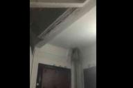 «Душ» в подъезде: в Гомеле дождь затопил жилой дом