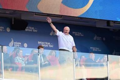 Лукашенко пришел на «Динамо» поболеть за белорусских легкоатлетов