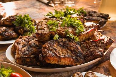 Как сделать жарку мяса на огне менее опасной для здоровья: советы медиков