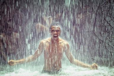 Чем горячий душ опасен для мужчин: рассказали специалисты