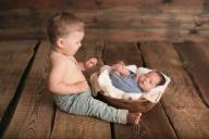 То пенсионерка, то девочка 17 лет. Гродненки делятся историями, как сложно найти няню