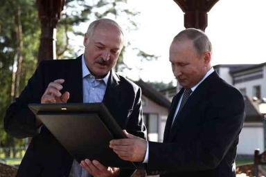 Лукашенко сделал Путину необычный подарок