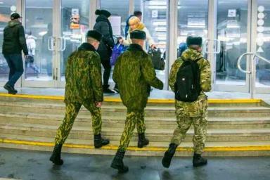 Витебские военные взыскали 1500 долларов с местных властей за негодных призывников