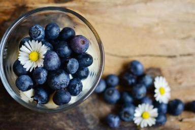 Какие фрукты помогут замедлить старение: сообщили специалисты