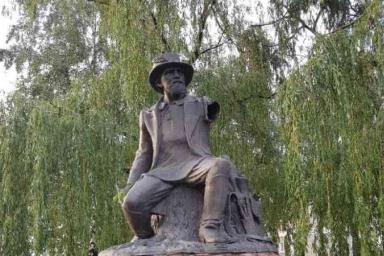 В Брестской области ветер оторвал руку памятнику