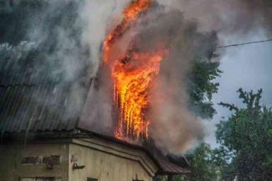 Ночной пожар в Борисове: пламя бушевало в жилом доме 