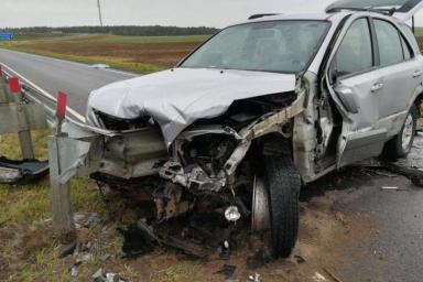 На М5 произошла смертельная авария: авто врезалось в угол отбойника