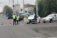 Такси и минивэн не поделили перекресток в Гродно: история закончилась печально