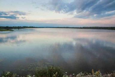Избытка воды нет: Беларусь не сможет повысить уровень воды в реке Вилия, как просит Литва