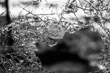 В Гродно мужчина разбил витрину с алкоголем, чтобы перестать пить