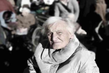 Почему пожилые люди более подвержены болезни Альцгеймера, сообщили ученые