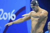 Поплыл за лебедем. Турист едва не утонул – спас чемпион мира 