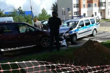 В Орше милицейская машина попала в лобовое столкновение