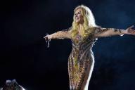 Лукашенко наградил Таисию Повалий на «Славянском базаре»