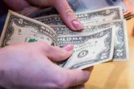 Торги на бирже. 12 июля в Беларуси обновились курсы валют