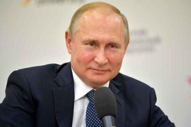 Москва прокомментировала первый разговор Путина и Зеленского
