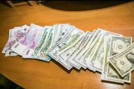 В Могилёве 18-летняя выпускница украла деньги из дома подруги и убежала через балкон