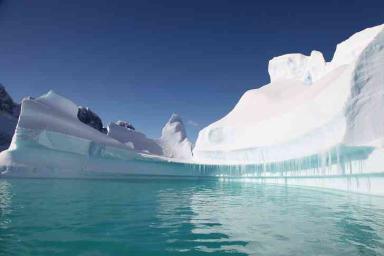Куда движется самый крупный в мире айсберг и что будет, когда он туда приплывет