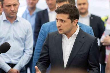 Зеленский попросил главу фискальной службы Украины уволиться