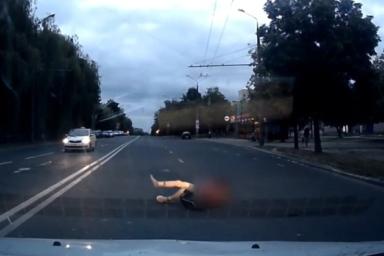 «Полезно посмотреть всем»: ГАИ показала видео аварии на переходе в Гродно