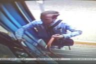 Разбил окно в трамвае и сбежал: в Минске разыскивают хулигана