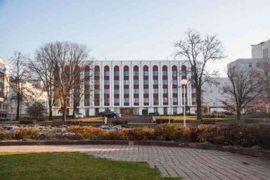 Новости сегодня:  названа медианная зарплата в Беларуси и «минирование» железнодорожного вокзала в Барановичах