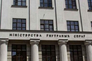 На одного из руководителей правления СПК «Маяк Браславский» завели 5 уголовных дел за взятки