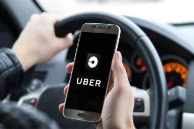 Пассажиры Uber теперь смогут купить косметику и наушники во время поездки