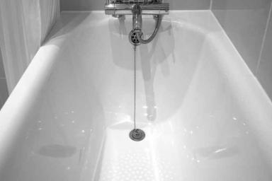 Как ухаживать за акриловой ванной: 5 правил, чтобы прослужила долго 