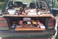 «Вы такой колбасы никогда не пробовали». Что и за сколько продают на несанкционированном уличном рынке в Беларуси