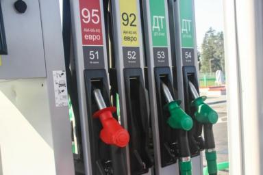 Сколько бензина могут купить белорусы на зарплату